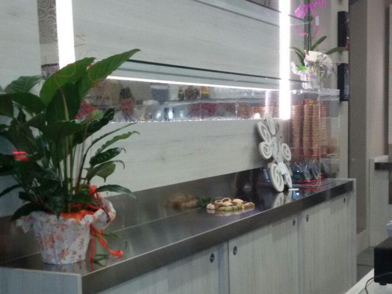 arredamento_sala_caffetteria_gelateria_pasticceria_avveduto_caffè_avola