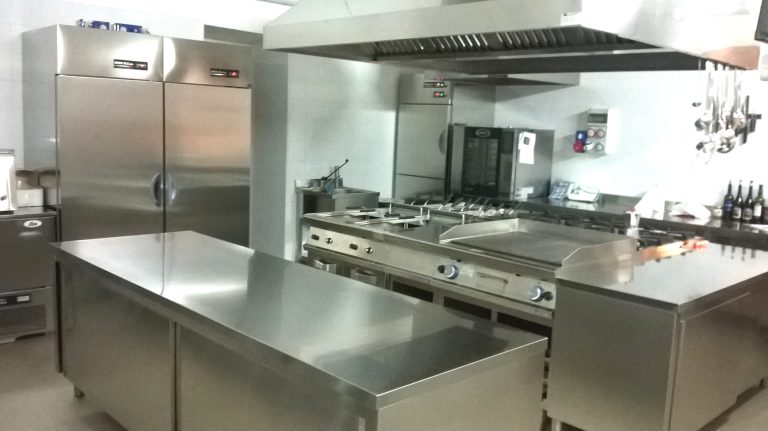 cucina_professionale_quadrilatero_noto_2