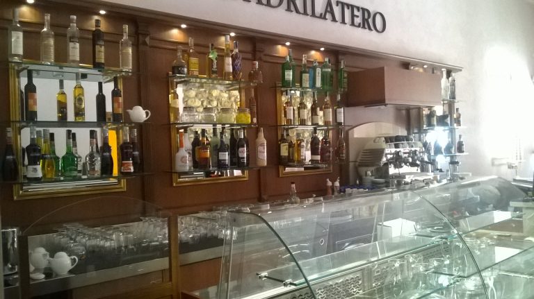 bancone_con_dettagli_quadrilatero_noto_2